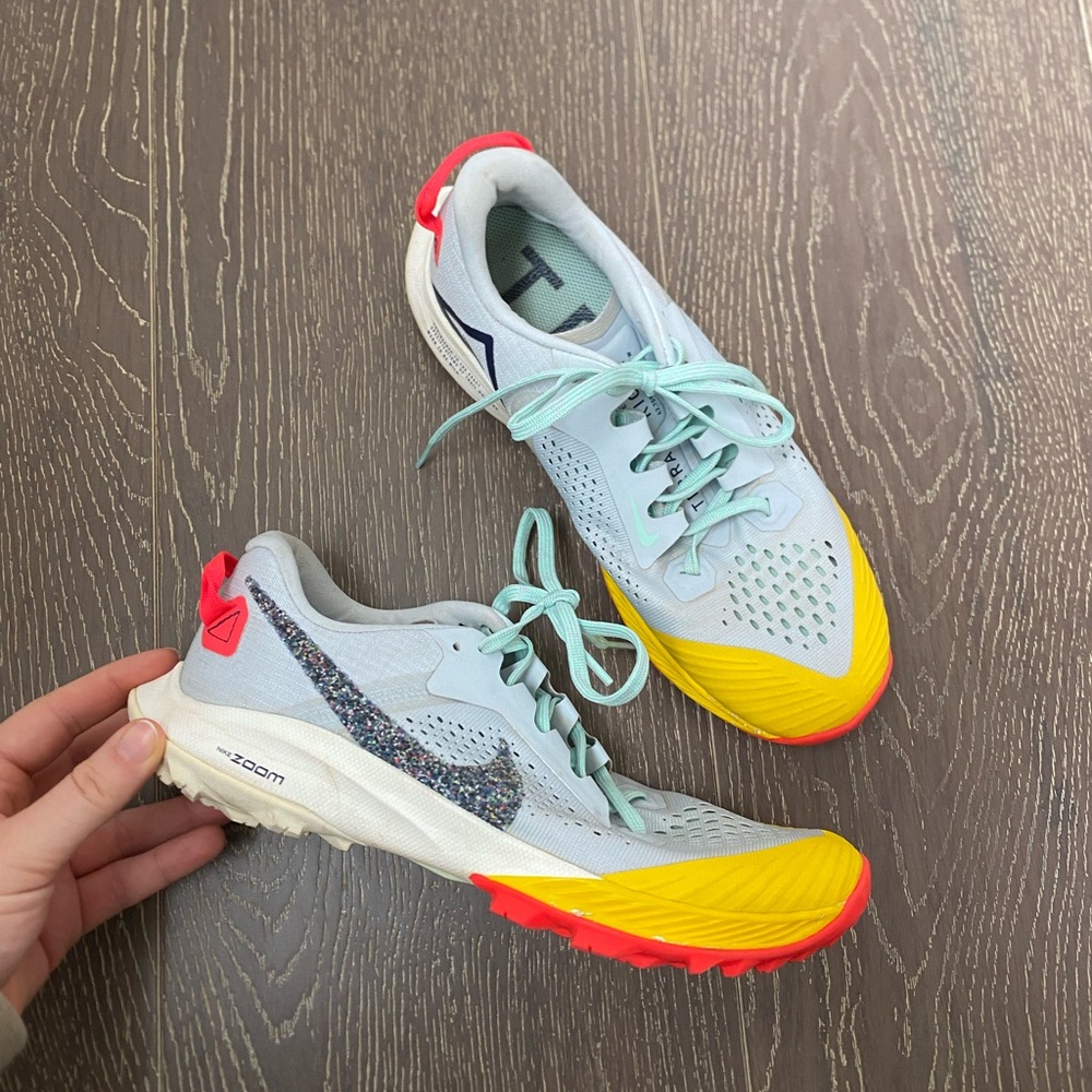 Nike Zoom Running Shoes with Yellow and Red Accents